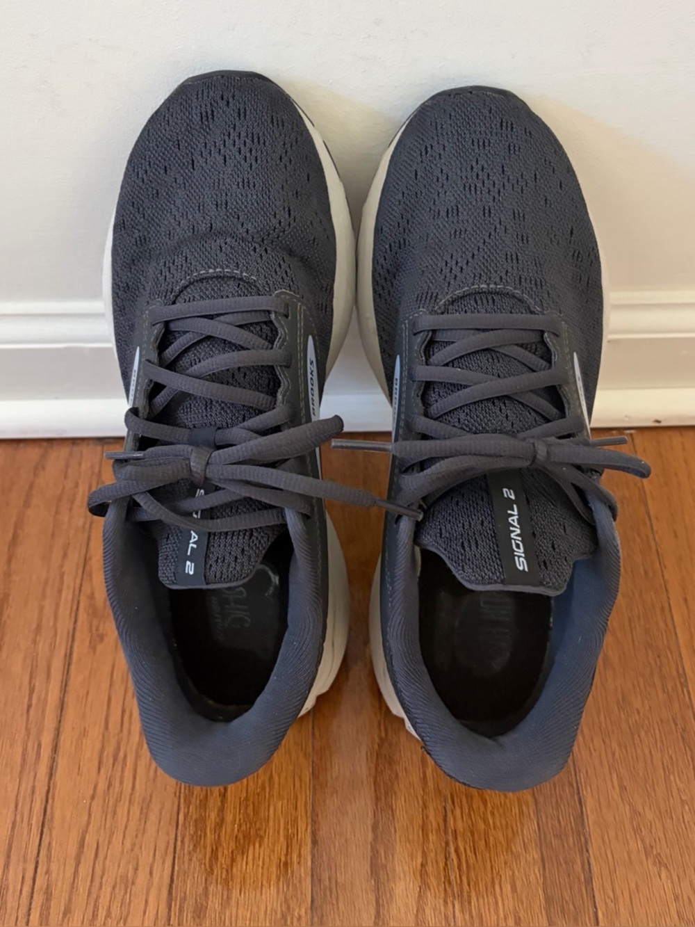 Brooks Women’s Signal 2 running shoe. Size 9.
. - Picture 2 of 8